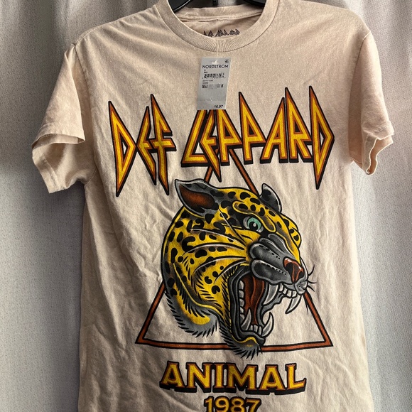 Def Leppard Tops - Def Leppard women’s tee size small